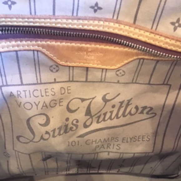 Louis Vuitton Bag - Picture 3 of 3